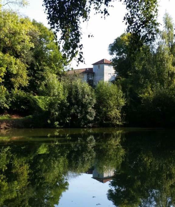 Bed and Breakfast Chez Broche Mazerolles  Exterior foto